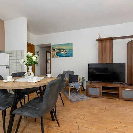 Apartment Andelka *